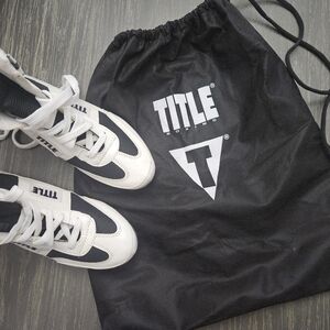 TITLE Boxing MMA Kickboxing Black and White Athletic Shoes. Mens Size 5.5